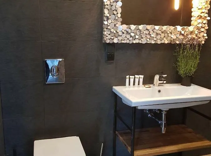 Przystanek דירה *