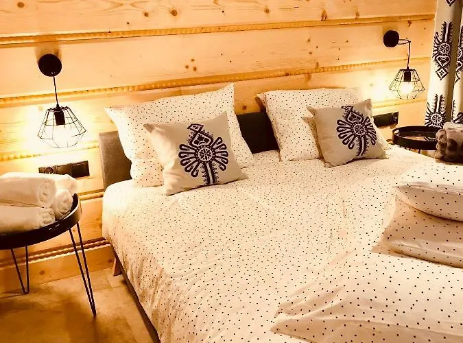 Przystanek דירה *