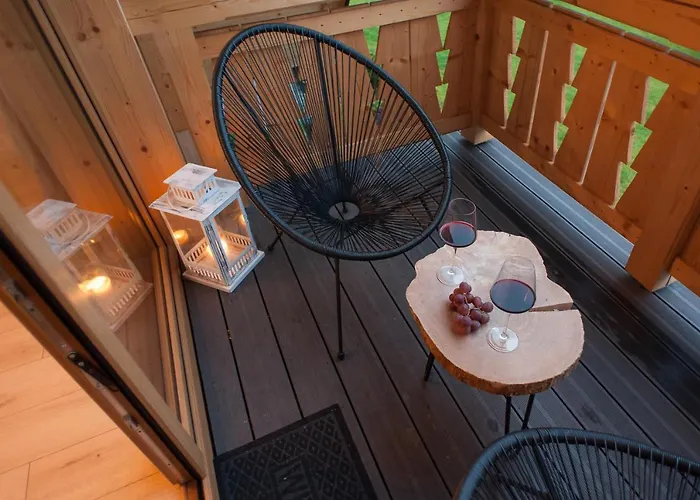 Przystanek דירה זקופאנה